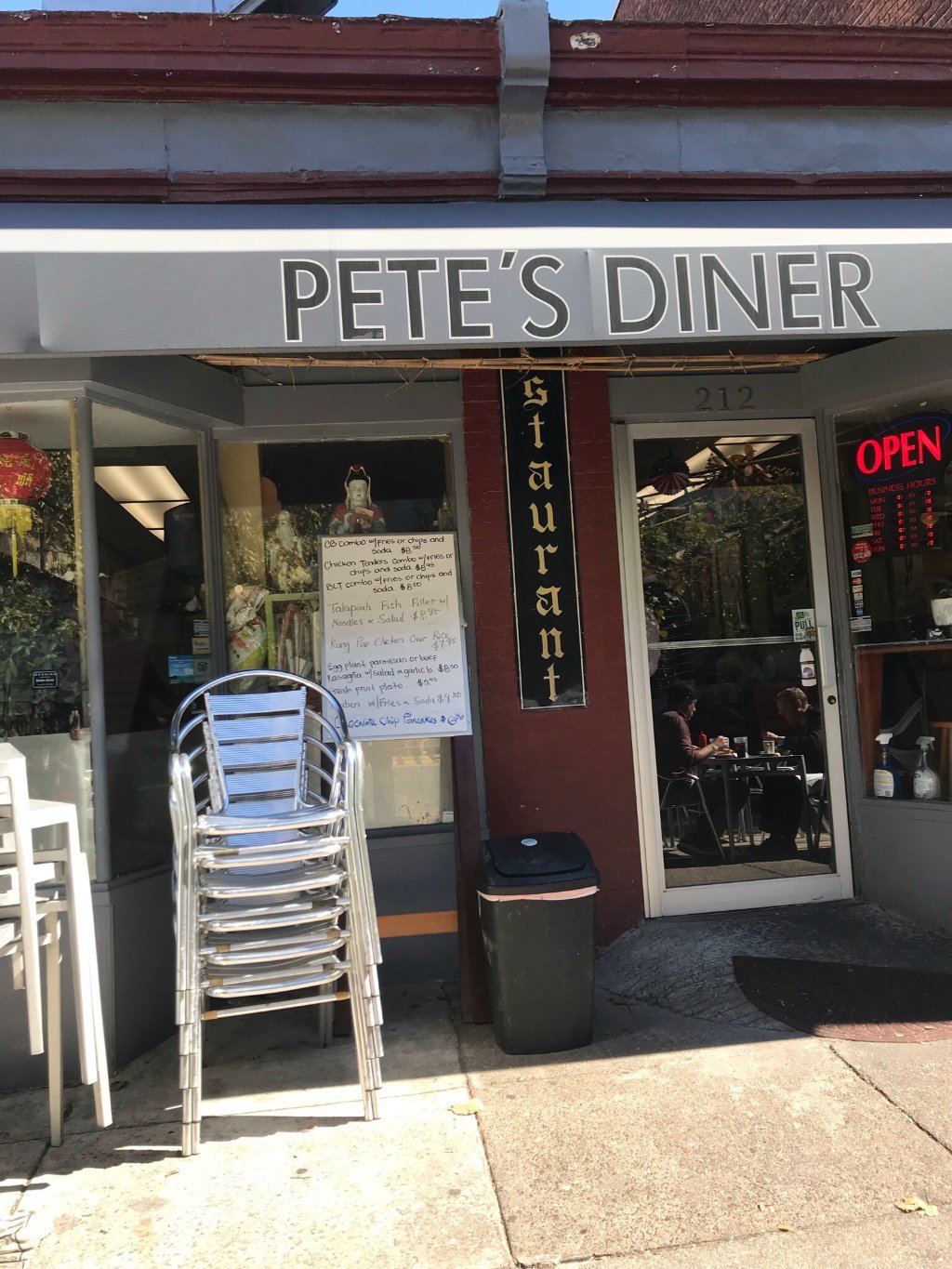 Pete`s Diner